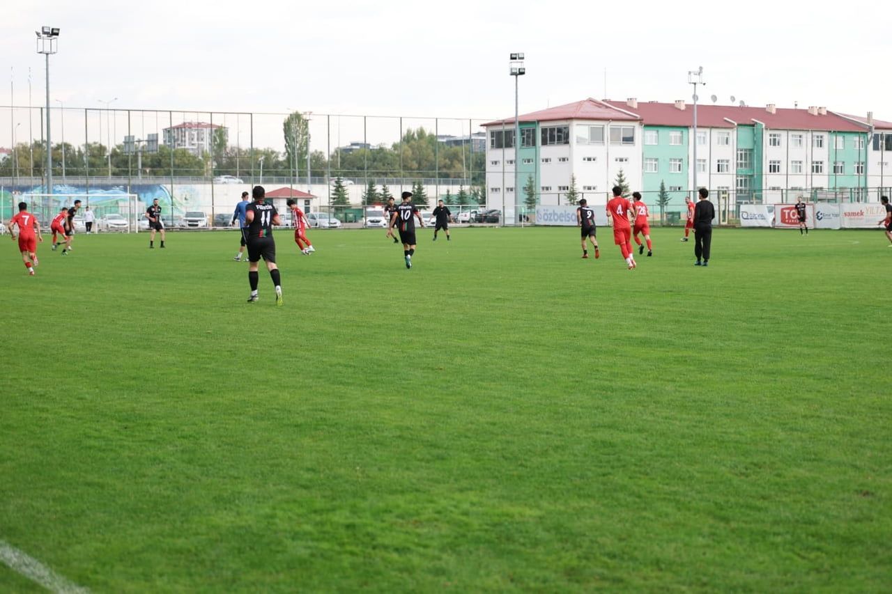 SİVAS GÜCÜ BELEDİYESPOR İLE SİVAS CUMHURİYET ÜNİVERSİTESİ’NDE EĞİTİM GÖREN FİLİSTİNLİ ÖĞRENCİLERİN...