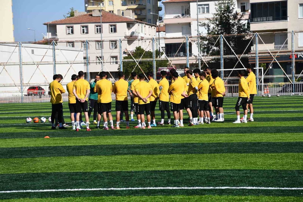 BU SEZON KAYSERİ’Yİ PROFESYONELLİĞE GEÇİŞ LİGİ'NDE (PGL) TEMSİL EDECEK OLAN KOCASİNAN ŞİMŞEKSPOR...