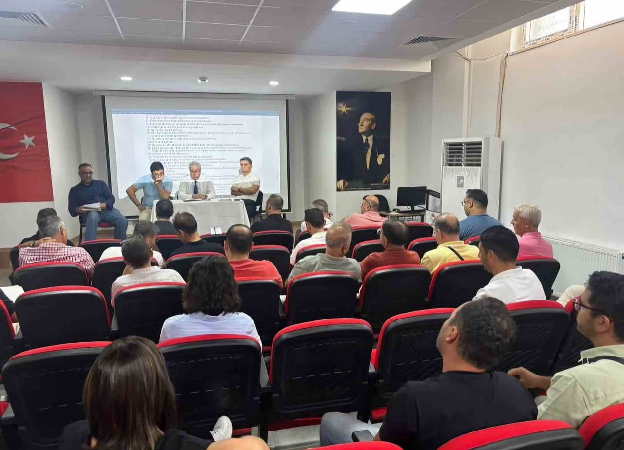 AYDIN'IN KÖŞK İLÇESİNDE 2026-2027 EĞİTİM ÖĞRETİM YILI ÖNCESİNDE OKUL MÜDÜRLERİ BİR ARAYA GELİRKEN...