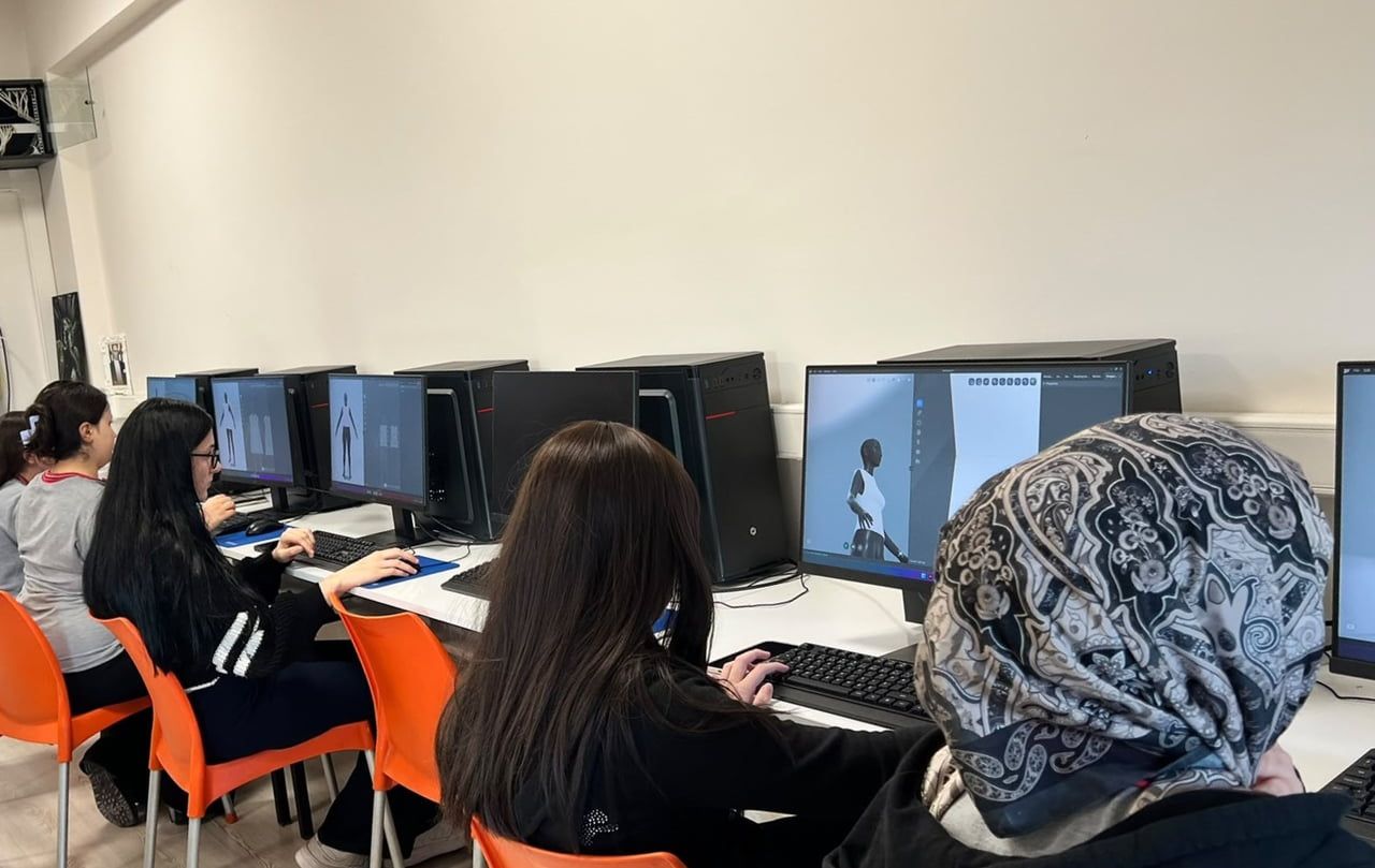 TOPLAM 72 SAAT SÜREN EĞİTİM PROGRAMINA 30 KIZ ÖĞRENCİ KATILDI.
