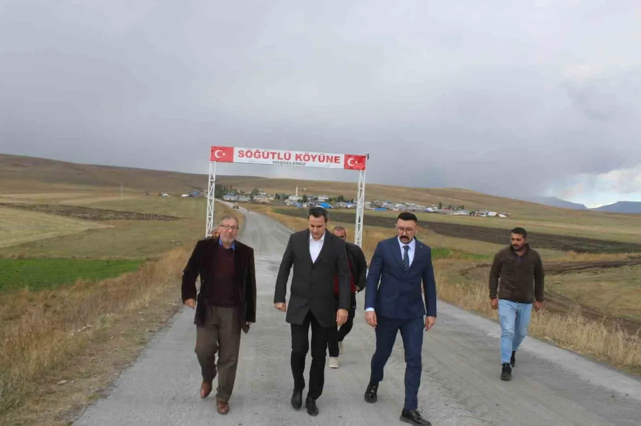 SELİM’DE KÖY YOLLARINDAKİ BETON YOL ÇALIŞMALARI YERİNDE İNCELENDİ(KARS-İHA)