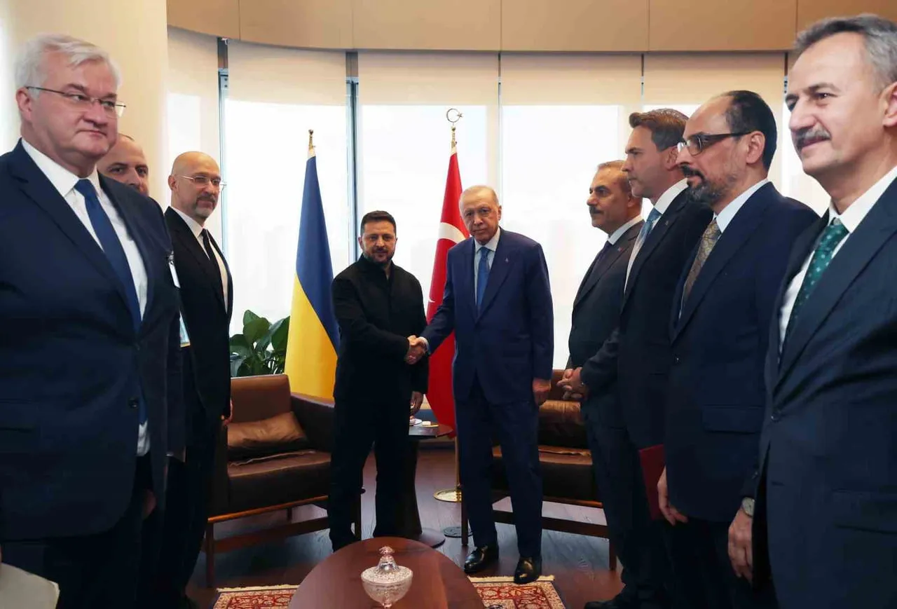 CUMHURBAŞKANI ERDOĞAN, ABD ZİYARETİNİN SON GÜNÜNDEKİ İKİLİ TEMASLARI KAPSAMINDA NEW YORK'TA...