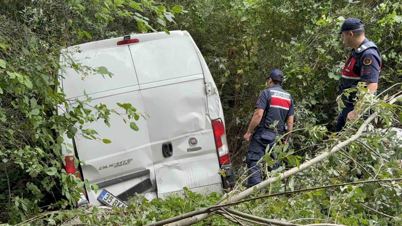 SAMSUN’UN KAVAK İLÇESİNDE MİNİBÜSÜN KONTROLDEN ÇIKARAK ŞARAMPOLE YUVARLANDIĞI KAZADA 2 KİŞİ...
