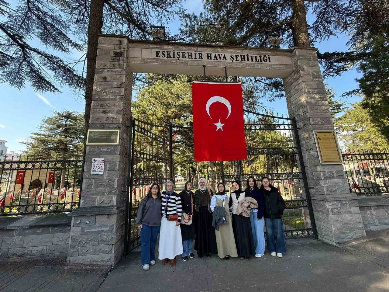 ESKİŞEHİR GENÇLİK VE SPOR İL MÜDÜRLÜĞÜ TARAFINDAN DÜZENLENEN GEZİ PROGRAMINDA, KENTE YENİ GELEN...