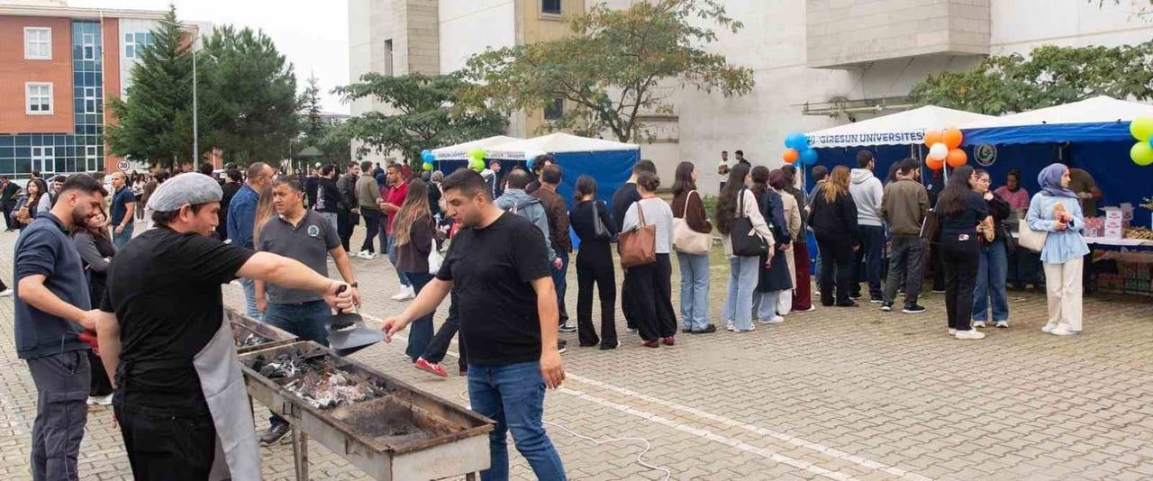 GİRESUN ÜNİVERSİTESİNDE GELENEKSEL OLARAK DÜZENLENEN BALIK ŞENLİĞİ, YAKLAŞIK 1 TON 200 KİLOGRAM...
