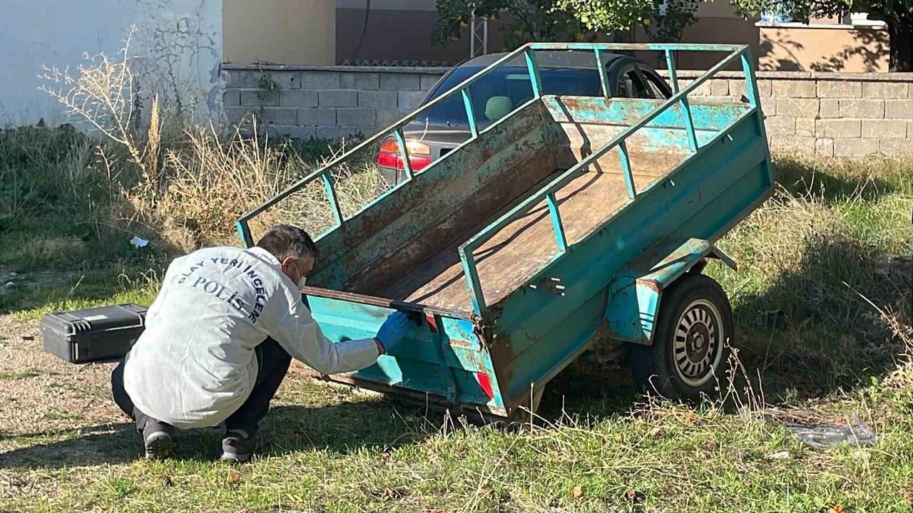 KARAMAN’DA 2 AY ÖNCE ÇALINAN RÖMORK, KİMLİĞİ BELİRSİZ KİŞİLER TARAFINDAN SAHİBİNİN EVİNİN...