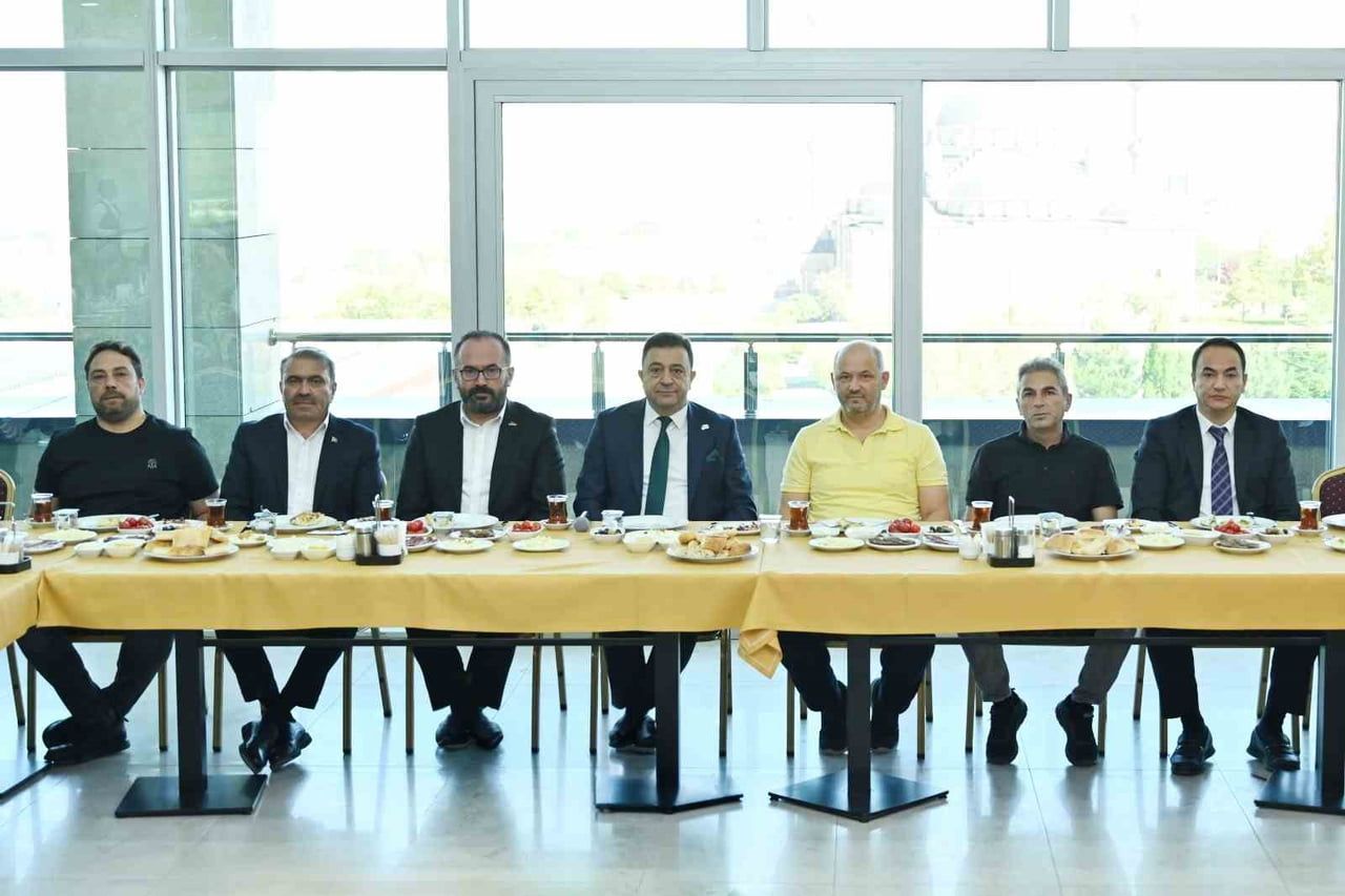 KAYSERİ OSB SANAYİCİSİNİN DEPREM VE ETKİLERİNE İLİŞKİN BİLGİLENDİRİLMESİ AMACIYLA DÜZENLENEN...
