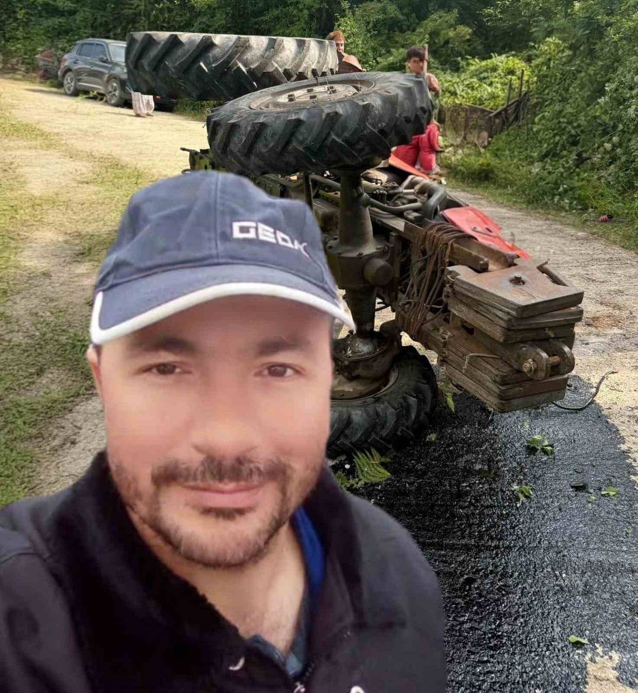 ERCAN ACAR (FOTOĞRAFTAKİ KİŞİ) HAYATINI KAYBETTİ. (FOTOĞRAF, BAŞKA BİR TRAKTÖR KAZASINDA...