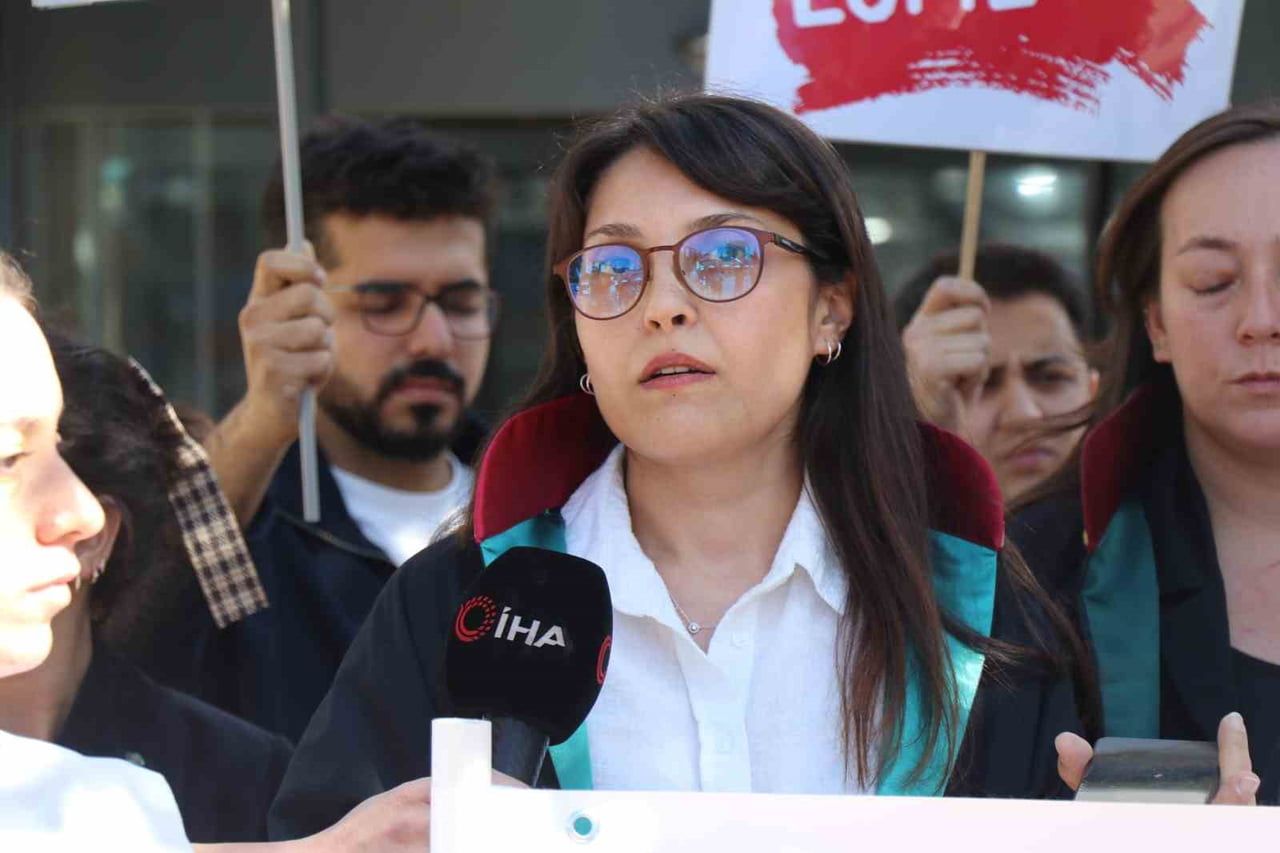 AVUKAT DİCLE DEMİREL