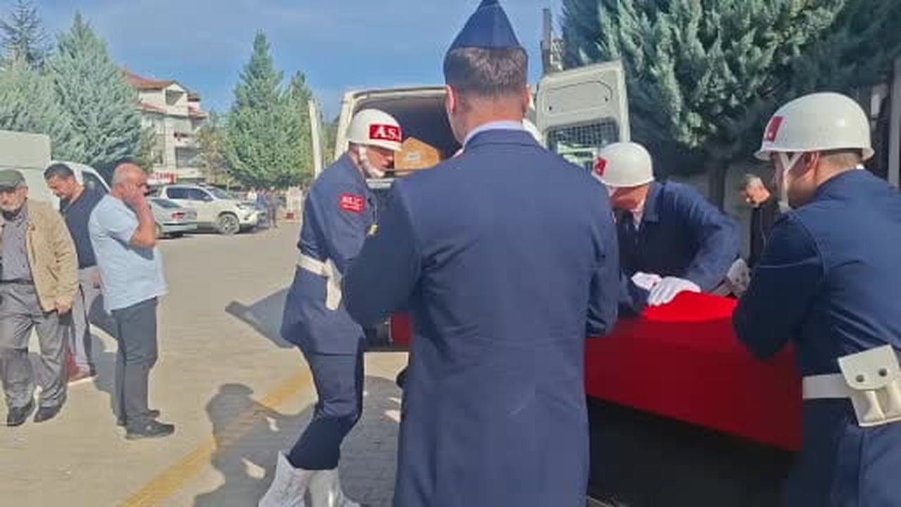Kıbrıs Gazisi Mehmet Şener son yolculuğuna uğurlandı