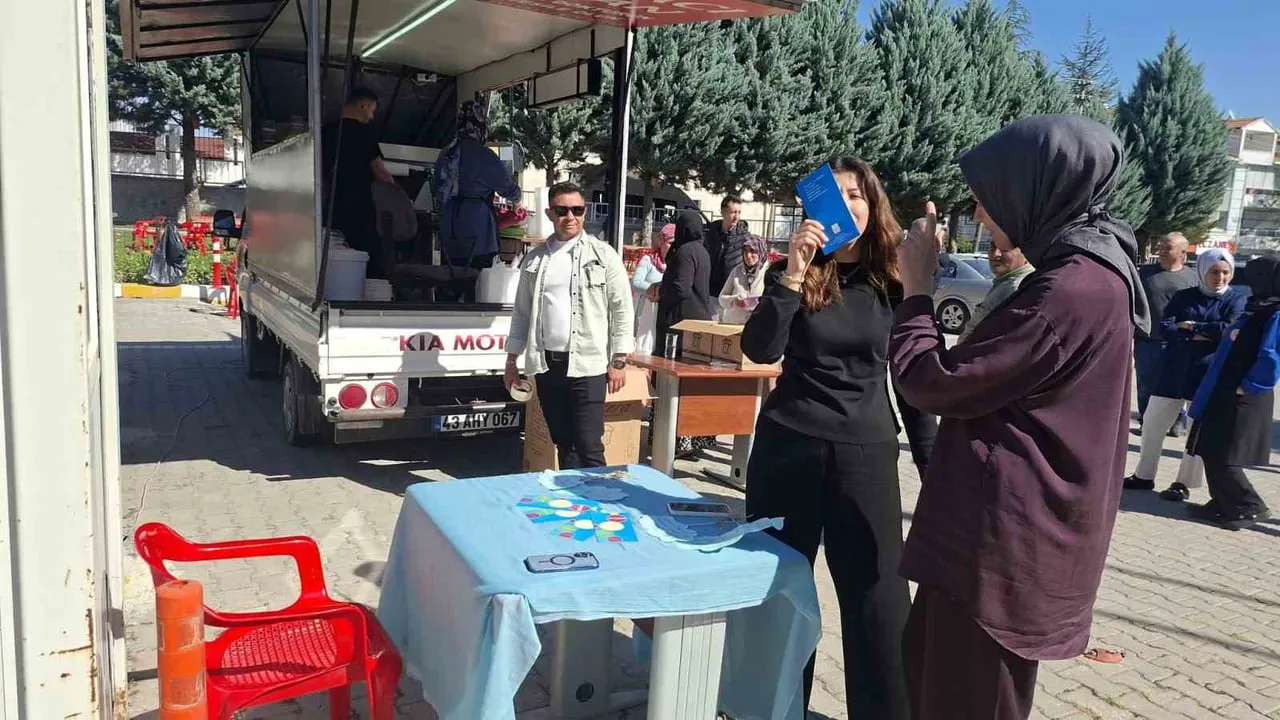 HİSARCIK İLÇE HASTANESİNDE ANNE VE BEBEK SAĞLIĞI İÇİN BİLGİLENDİRME STANDI