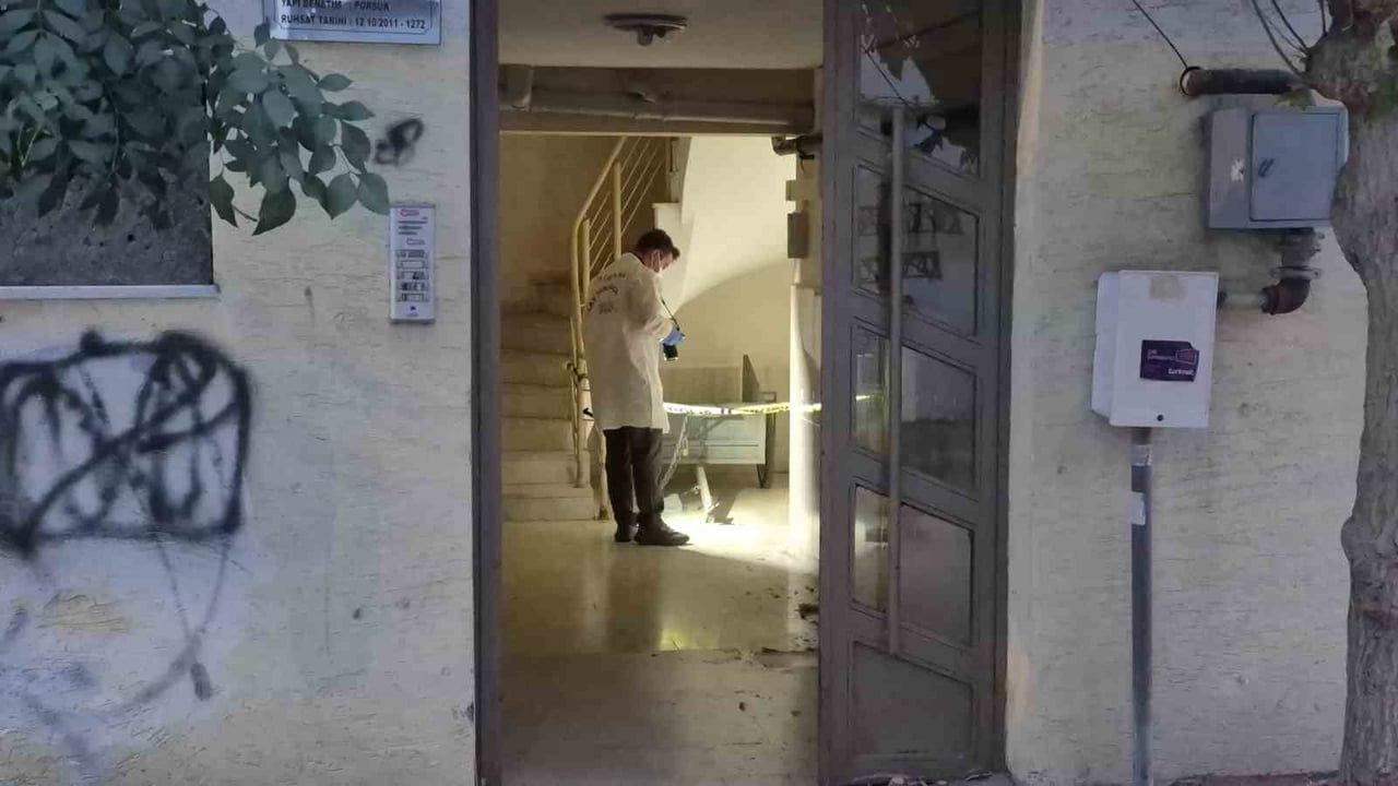 ESKİŞEHİR'DE APARTMAN DEPOSUNDA CANSIZ BEDENİ BULUNAN 47 YAŞINDAKİ ADAMIN ŞÜPHELİ ÖLÜMÜYLE İLGİLİ...