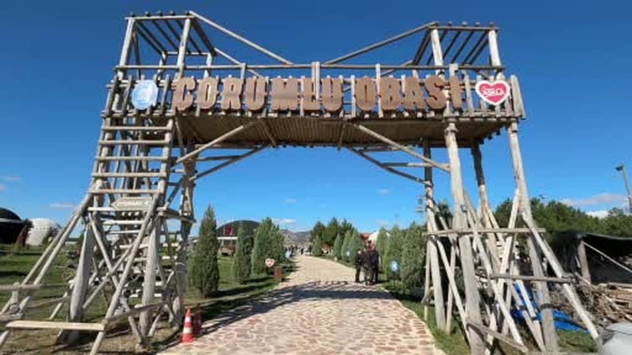 Aileler ve çocuklar, kışlık yiyeceklerini birlikte hazırladı