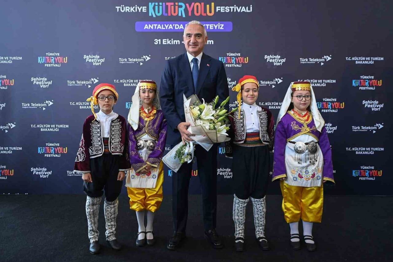 TÜRKİYE TURİZMİNİN GÖZ BEBEĞİ ANTALYA, 9 GÜN BOYUNCA KONSERLERDEN SERGİLERE, OPERA VE BALEDEN...