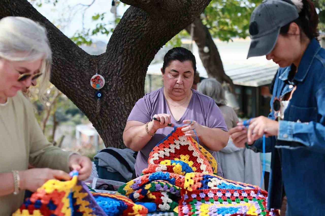 BODRUM SOKAKLARINA KADIN ELİ DEĞECEK