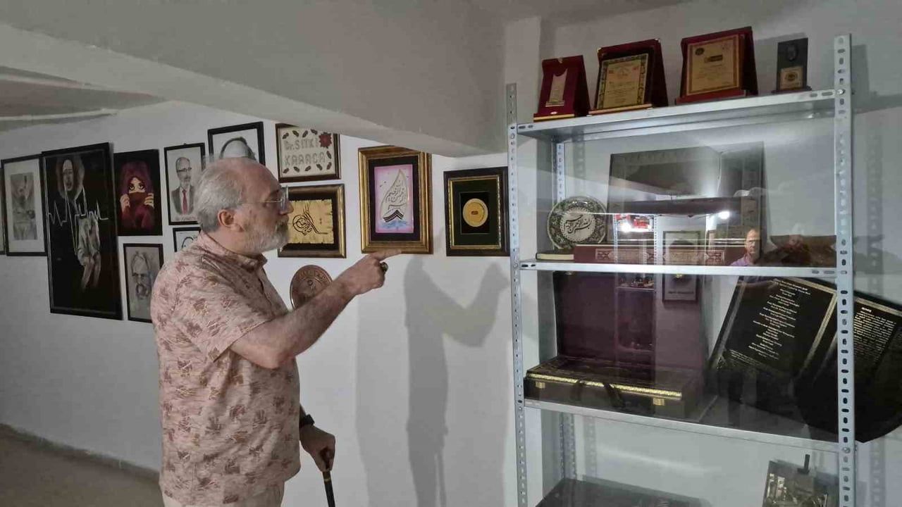 ESKİŞEHİR'DE YAŞAYAN UZM. DR. SITKI KARACA, 49 ÜLKE VE 80 ŞEHRİ GEZEREK YAKLAŞIK 50 YILDIR...