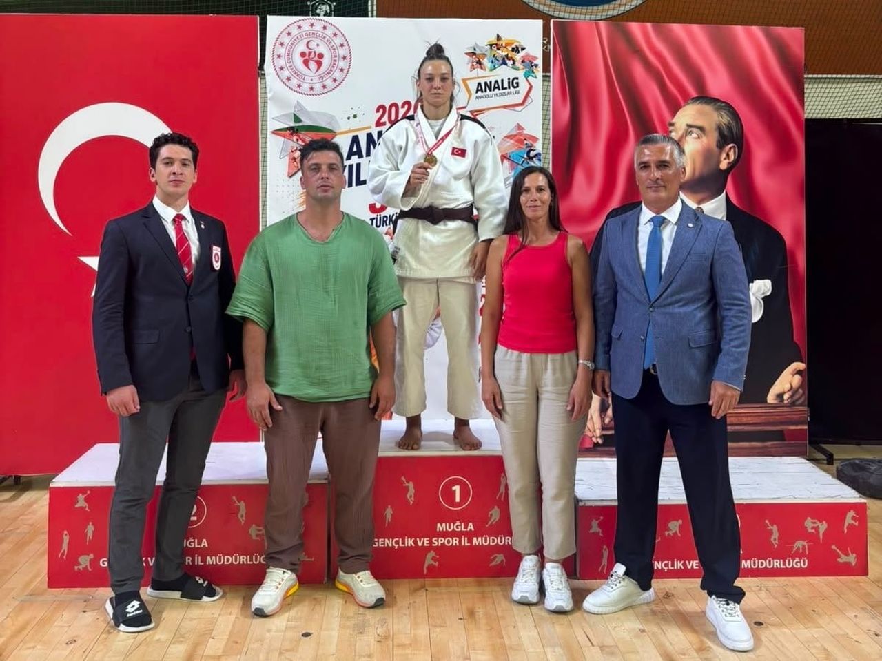 ANADOLU YILDIZLAR LİGİ TÜRKİYE JUDO FİNALLERİ'NDE MÜCADELE EDEN ESKİŞEHİRLİ SPORCU TUANA KAMBUR...