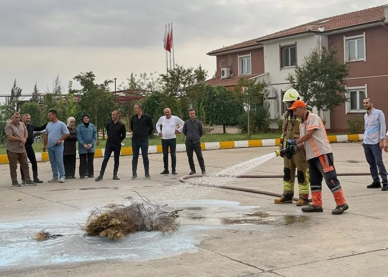 CİZRE'DE KARAYOLLARI 95. ŞUBE ŞEFLİĞİ PERSONELİNE YÖNELİK CİZRE BELEDİYESİ İTFAİYE MÜDÜRLÜĞÜ...