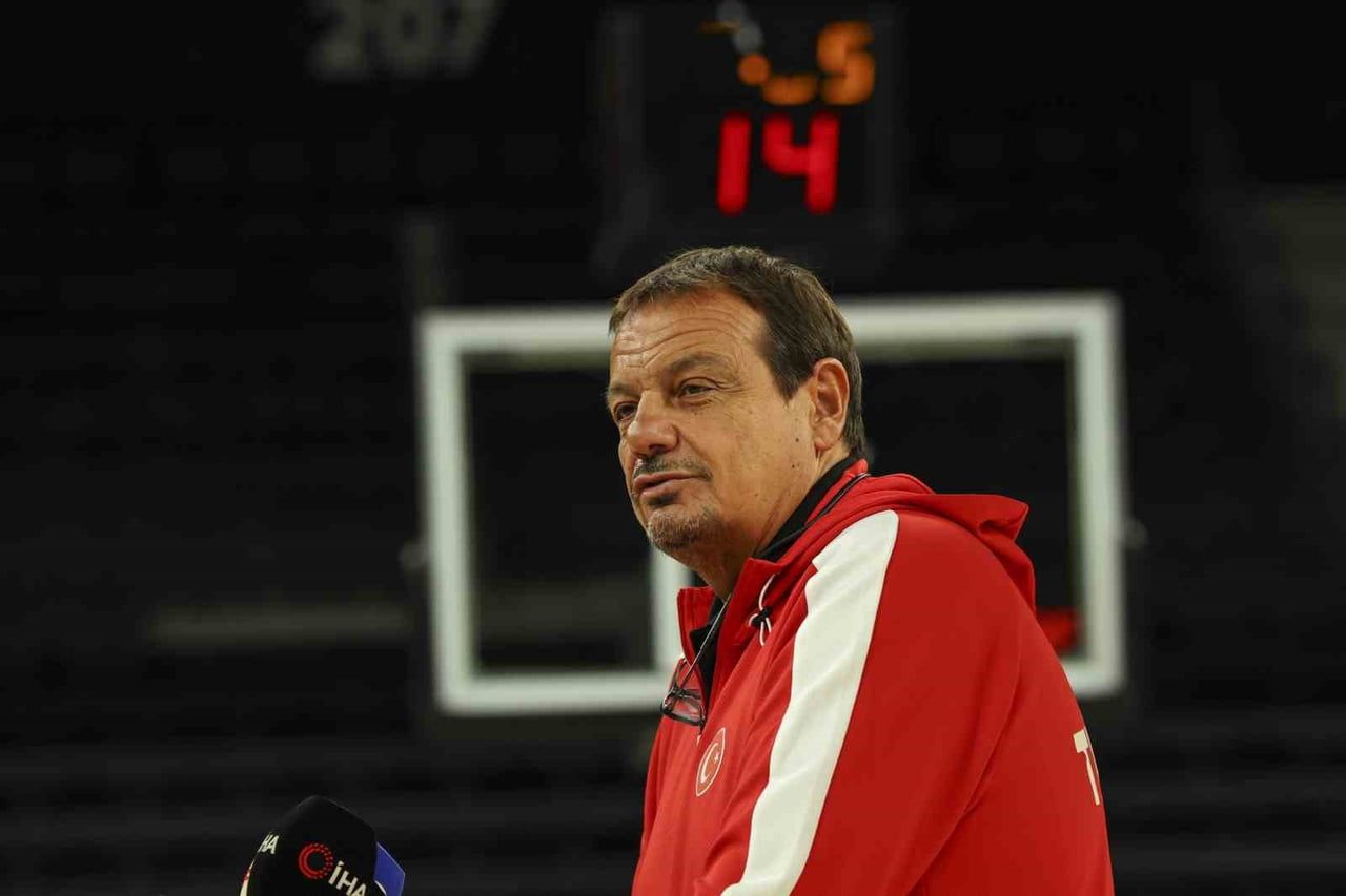 A MİLLİ ERKEK BASKETBOL TAKIMI BAŞANTRENÖRÜ ERGİN ATAMAN