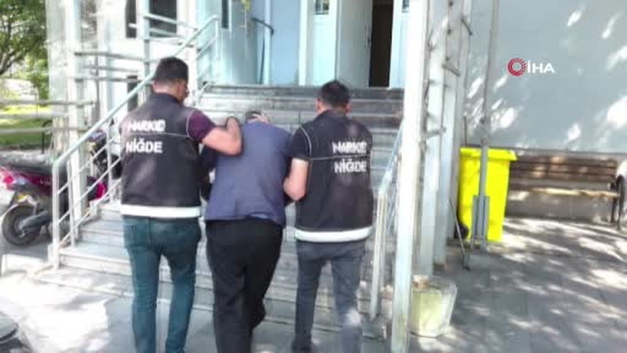 Mide ve bağırsaklarından yarım kilo uyuşturucu çıktı