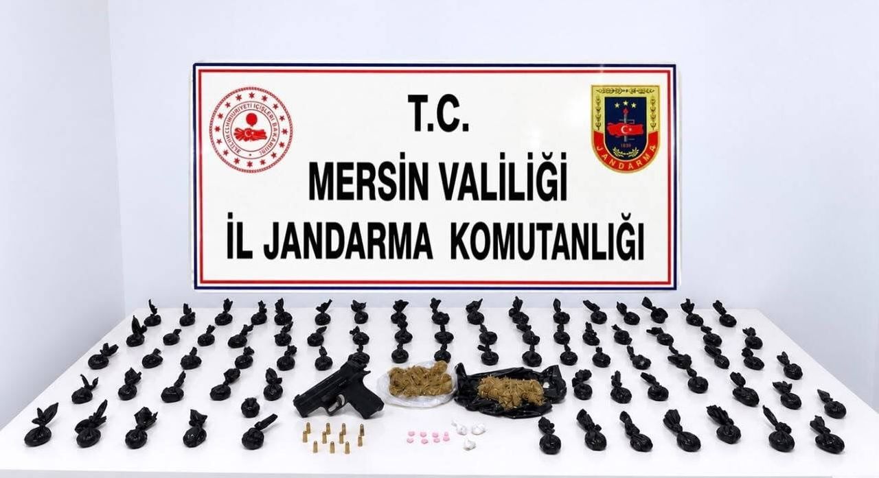 MERSİN'İN ERDEMLİ İLÇESİNDE GERÇEKLEŞTİRİLEN OPERASYONDA PAKET PAKET SATIŞA HAZIR HALE GETİRİLEN...