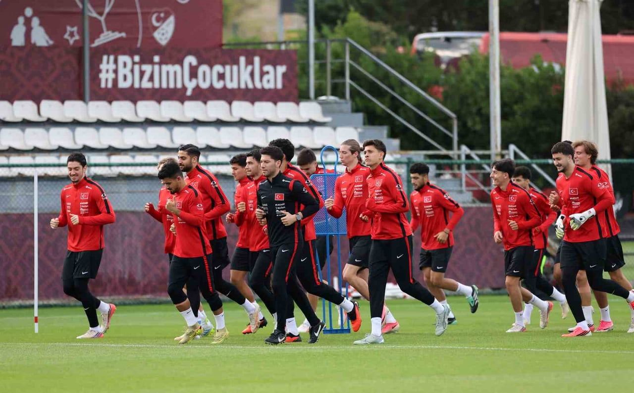 ÜMİT MİLLİ TAKIMI, YARIN İSTANBUL'DA MACARİSTAN İLE OYNAYACAĞI 2027 UEFA AVRUPA U21 ŞAMPİYONASI...