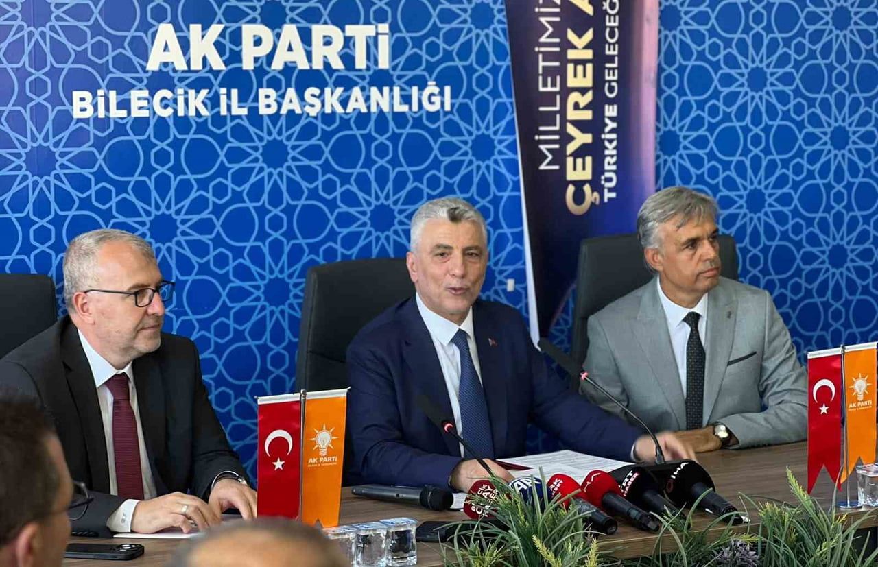 TİCARET BAKANI ÖMER BOLAT, AK PARTİ BİLECİK İL BAŞKANLIĞINI ZİYARETİNDE KONUŞTU
