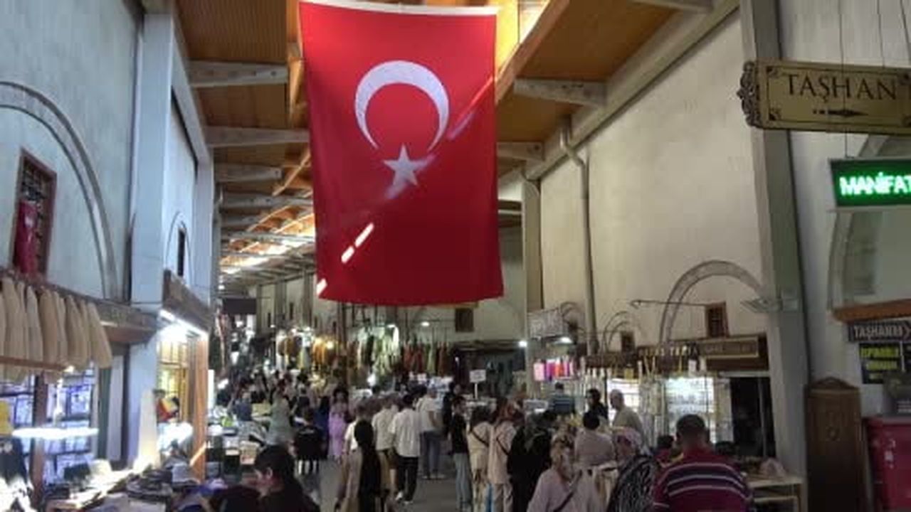 Kahramanmaraş'ta çarşı esnafının yüzü gülüyor