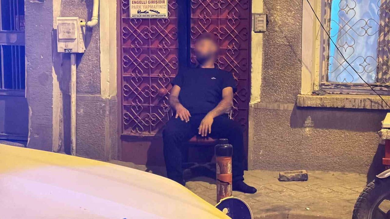 ESKİŞEHİR’DE BİR SOKAK ÜZERİNDE SANDALYEDE BİLİNCİ KAPALI HALDE BULUNAN ŞAHSIN ALKOLLÜ OLDUĞU VE...