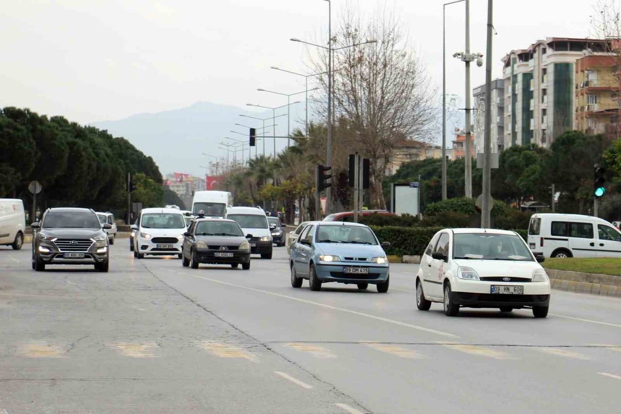 AYDIN’DA AĞUSTOS AYINDA TOPLAM ARAÇ SAYISI 694 BİN 296 OLURKEN, 12 BİN 282 ARACIN İSE DEVRİ...