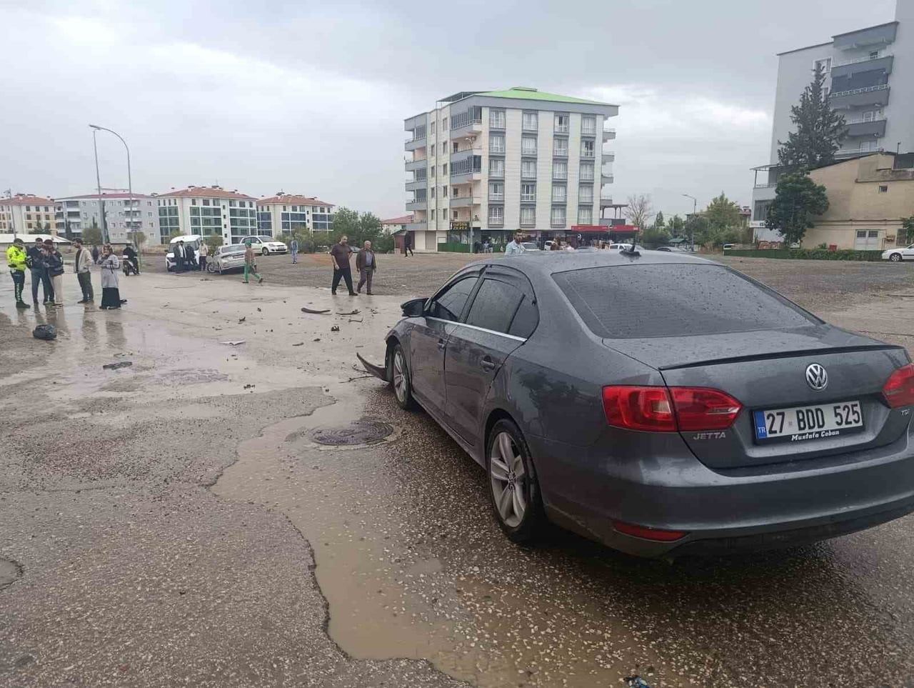 GAZİANTEP'İN İSLAHİYE İLÇESİNDE 2 OTOMOBİLİN ÇARPIŞMASI SONUCU MADDİ HASARLI KAZA MEYDANA...