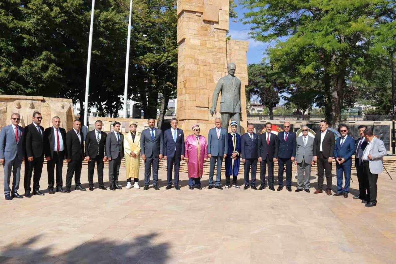 SİVAS’TA 39. AHİLİK KÜLTÜRÜ HAFTASI ETKİNLİKLERİ, ATATÜRK ANITI’NDA DÜZENLENEN ÇELENK SUNMA...