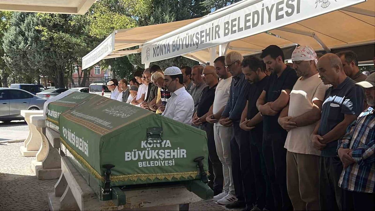 KONYA’NIN ÇUMRA İLÇESİNDE KAMYONETLE OTOMOBİLİN ÇARPIŞMASI SONUCU MEYDANA GELEN KAZADA İKİ KİŞİ...