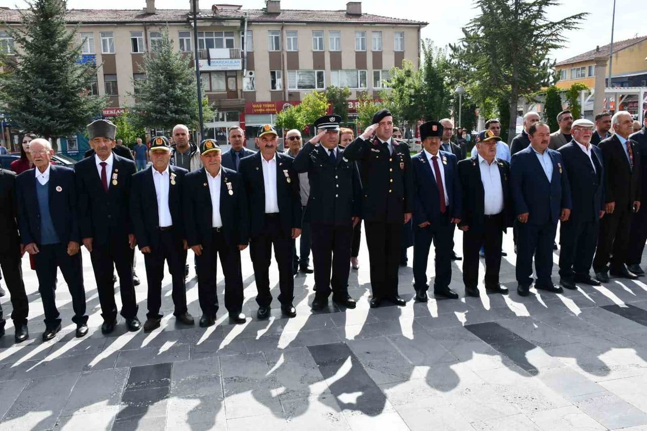 TOMARZA'DA 19 EYLÜL GAZİLER GÜNÜ DOLAYISIYLA BİR DİZİ PROGRAM DÜZENLENDİ.