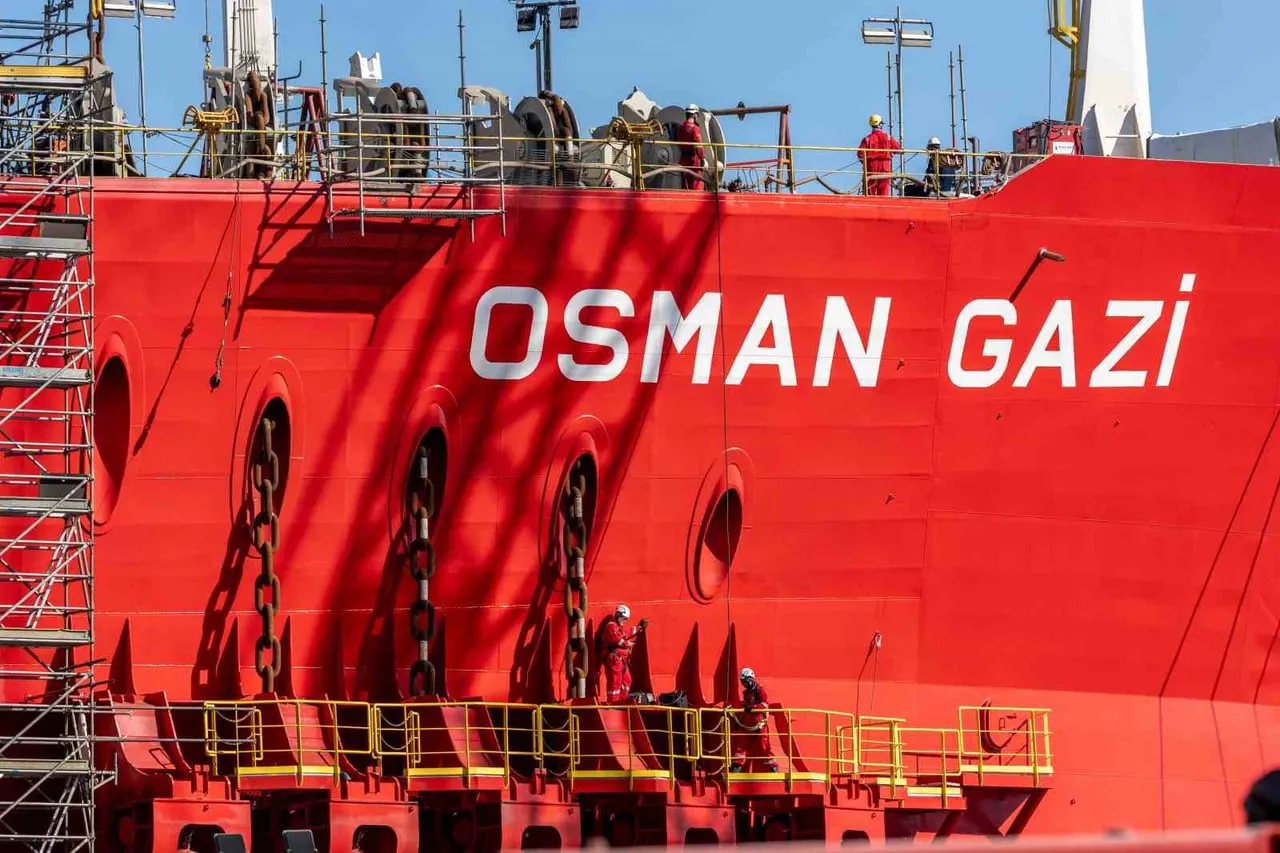 ENERJİ VE TABİİ KAYNAKLAR BAKANI ALPARSLAN BAYRAKTAR, TÜRKİYE'NİN İLK YÜZER ÜRETİM PLATFORMU OSMAN...