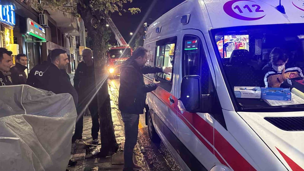 ESKİŞEHİR'DE OCAĞA MAKARNA KOYDUKTAN SONRA ALKOLÜN ETKİSİYLE UYUYAKALAN 66 YAŞINDAKİ ADAM...