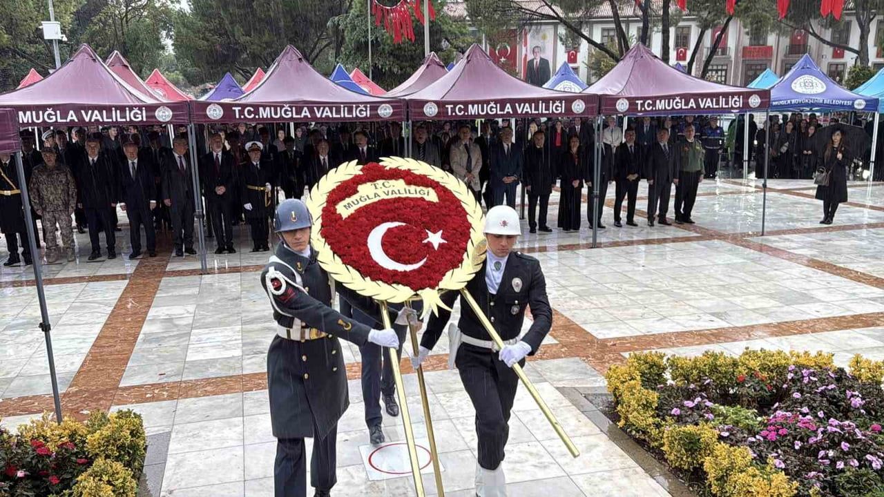 MUĞLA’DA CUMHURİYET BAYRAMI ÇELENK SUNMA TÖRENİ DÜZENLENDİ