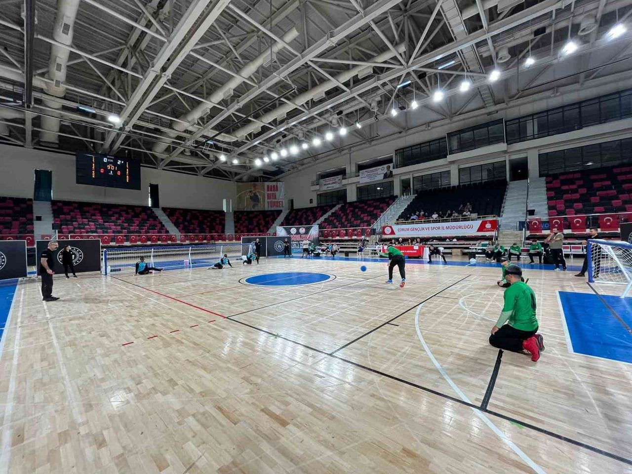 ÇORUM'DA BAŞLAYAN GOALBALL 1. LİG 1. DEVRE MÜSABAKALARINDA GÖRME ENGELLİLER LİGDE AVANTAJLI BİR...