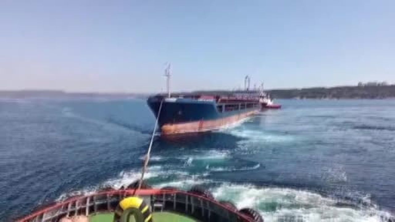 Çanakkale Boğazı'ndan geçen genel kargo gemisi makine arızası yaptı