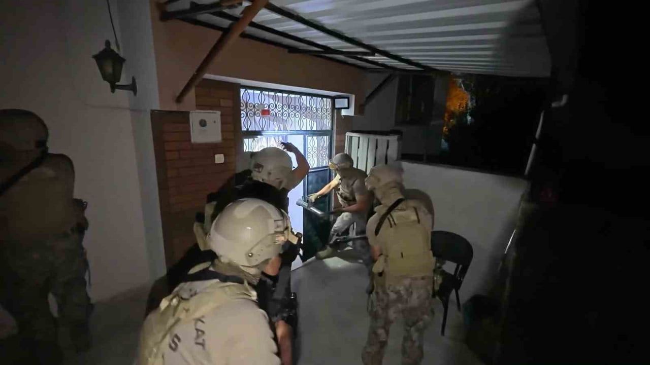 CEYHAN CUMHURİYET BAŞSAVCILIĞI TARAFINDAN "SUÇ İŞLEMEK AMACIYLA SİLAHLI ÖRGÜT KURMAK" SUÇUNDAN...