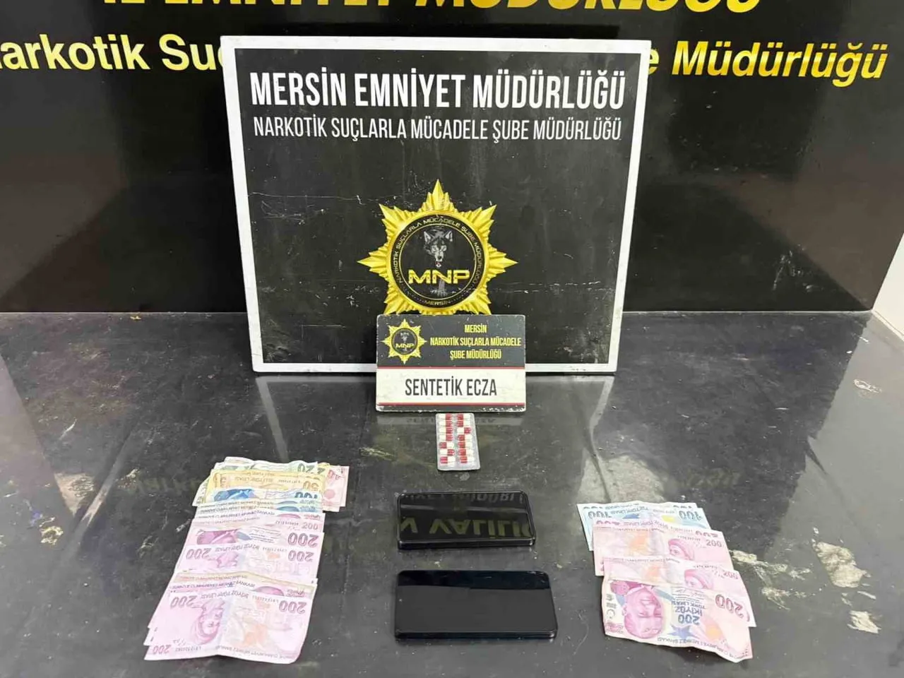MERSİN’DE POLİS EKİPLERİNCE DÜZENLENEN UYUŞTURUCU OPERASYONLARINDA, ARALARINDA UYUŞTURUCU SATICISI...