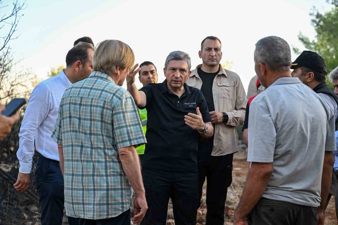 ANTALYA VALİSİ HULUSİ ŞAHİN, AKSU VE KUMLUCA'DAKİ ORMAN YANGINLARINA İLİŞKİN SON DURUMU PAYLAŞTI....