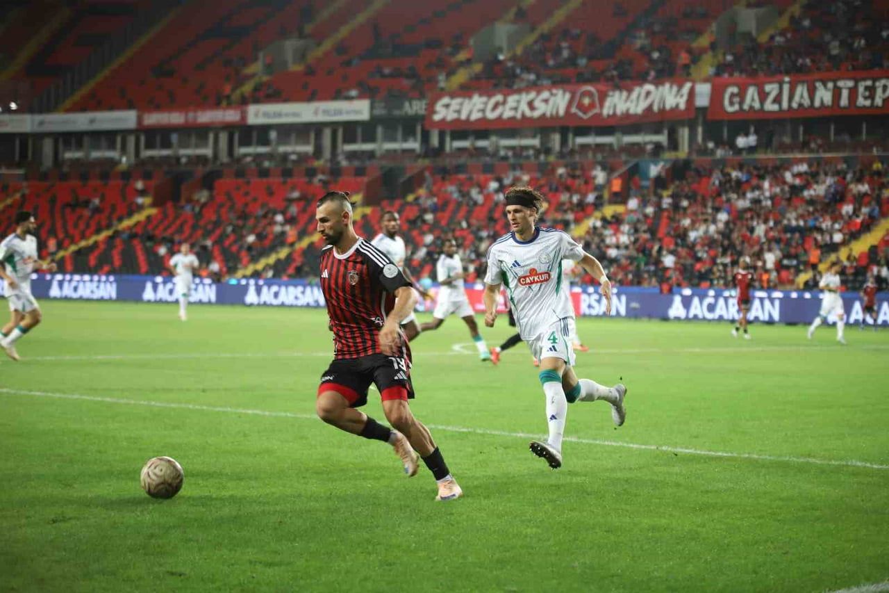 GAZİANTEP FUTBOL KULÜBÜ, TRENDYOL SÜPER LİG'İN 3. HAFTASINDA KONUK ETTİĞİ ÇAYKUR RİZESPOR'A 2-1...
