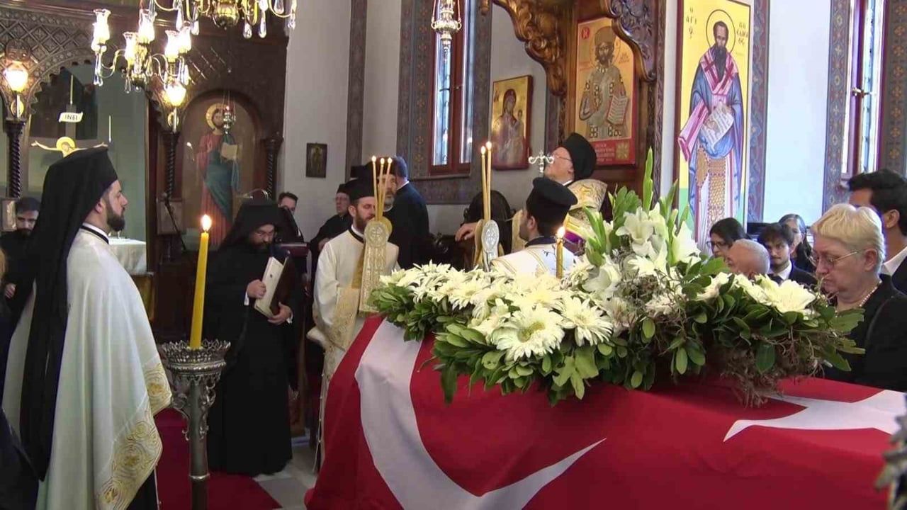 HAYATINI KAYBEDEN ‘HOCALARIN HOCASI ’İOANNA KUÇURADİ   SON YOLCULUĞUNA UĞURLANDI.