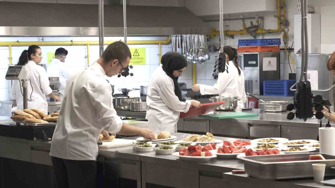İZMİR EKONOMİ ÜNİVERSİTESİ İLE AĞRI İBRAHİM ÇEÇEN ÜNİVERSİTESİ, GASTRONOMİ ALANINDA ÖRNEK BİR İŞ...