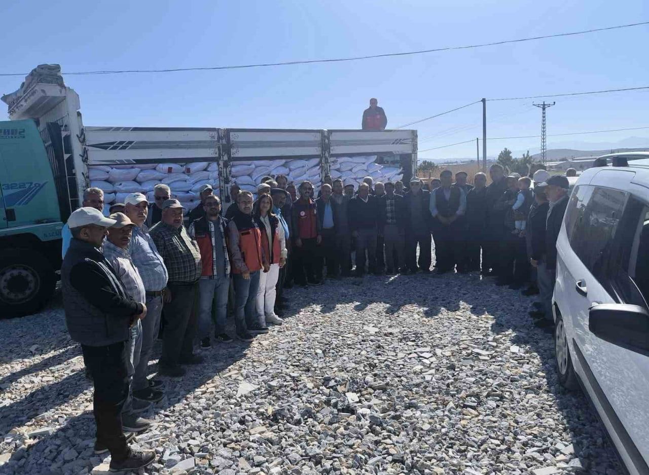 AFYONKARAHİSAR’IN İSCEHİSAR İLÇESİNDE TARIMSAL ÜRETİMİN DESTEKLENMESİ AMACIYLA ÜRETİCİLERE HİBE...