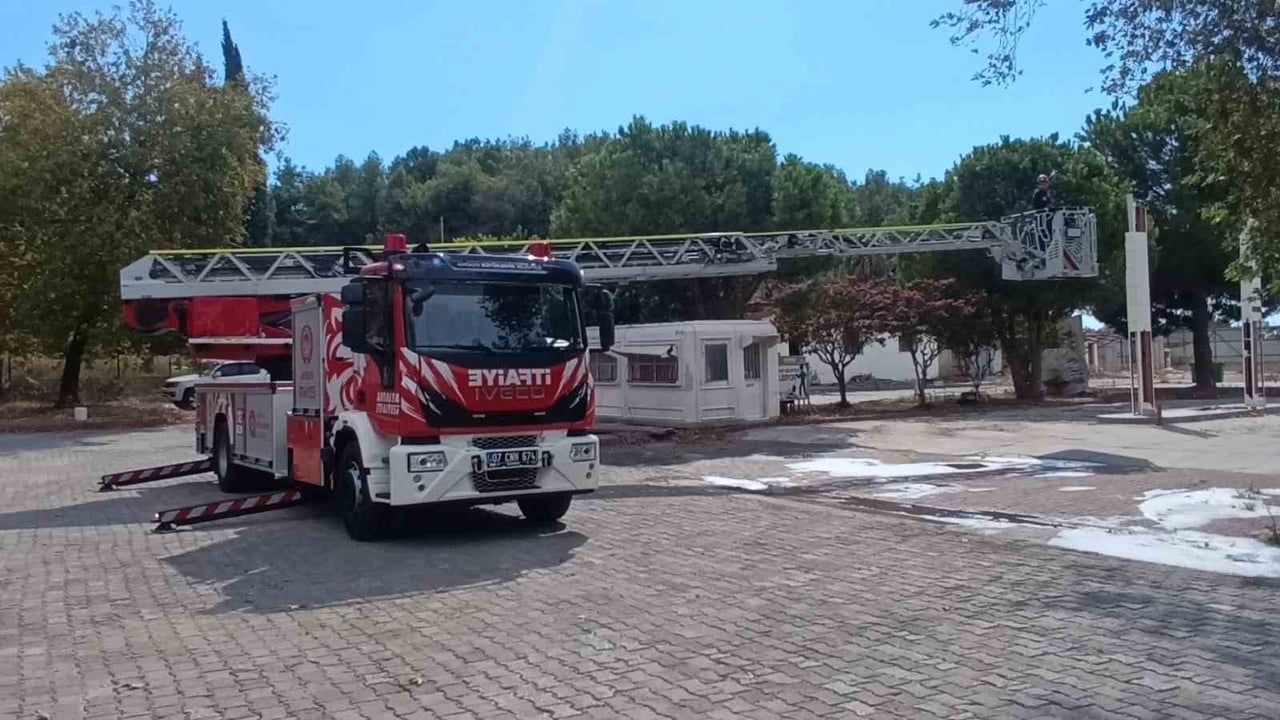 ANTALYA BÜYÜKŞEHİR BELEDİYESİ İTFAİYESİ İÇİN ALINAN SON TEKNOLOJİ VE TAM DONANIMLI 24 YENİ ARAÇTAN...