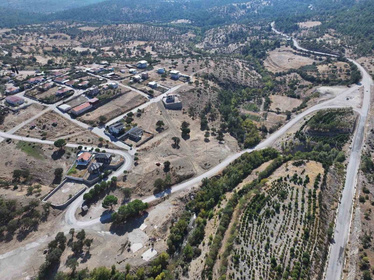 MANİSA’NIN YUNUSEMRE İLÇESİNDEKİ YUNTDAĞI BÖLGESİNDE YILLARDIR ULAŞIMDA SORUN YAŞANAN 6 MAHALLENİN...