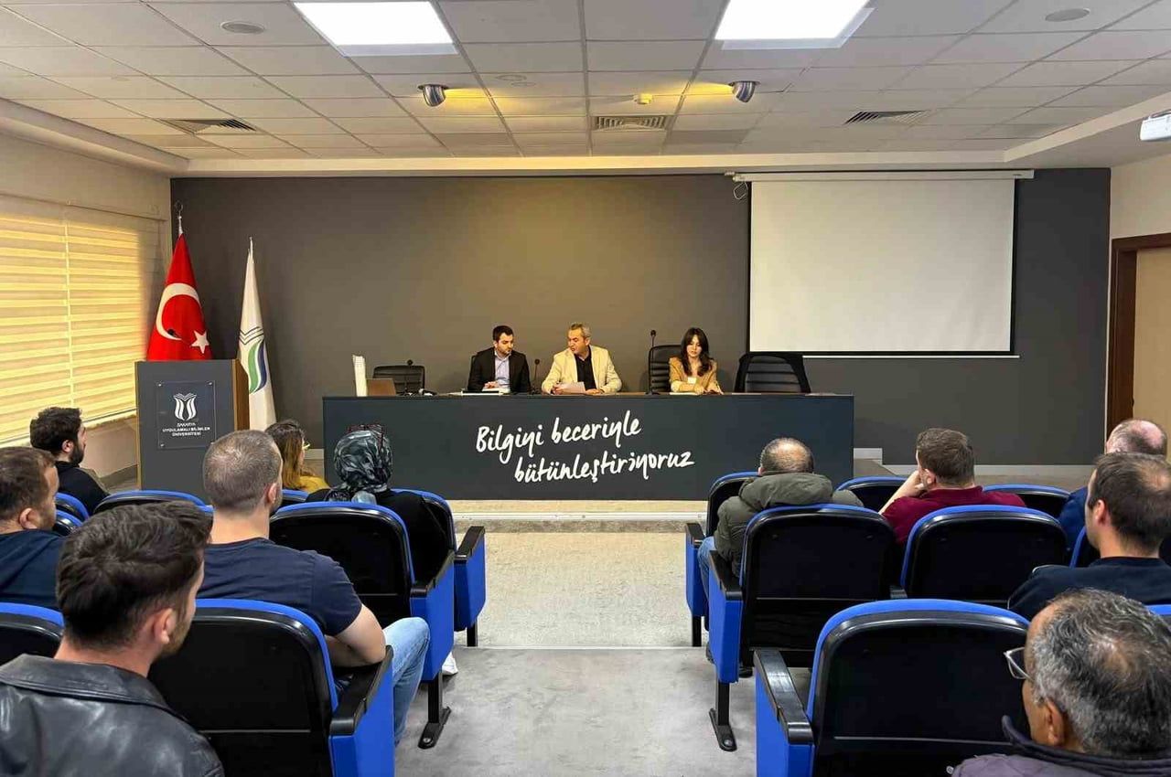 SUBÜ, ÜNİVERSİTENİN İLÇE YERLEŞKELERİNDE GÖREV YAPAN YEMEKHANE SORUMLULARINA BİLGİLENDİRME...