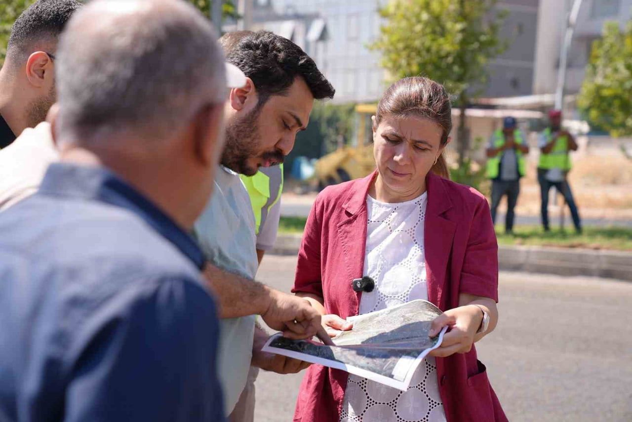 DİYARBAKIR BÜYÜKŞEHİR BELEDİYESİ EŞBAŞKANI SERRA BUCAK, KAYAPINAR İLÇESİNDE 6 CADDEYİ KAPSAYAN...